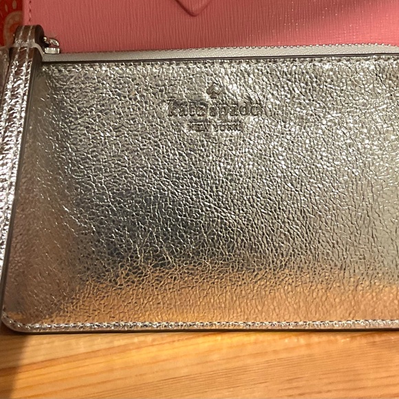 Kate Spade New York 🎁Silver Metallic Wristlet Wallet NWT 🎁Gift Ready - Picture 3 of 3